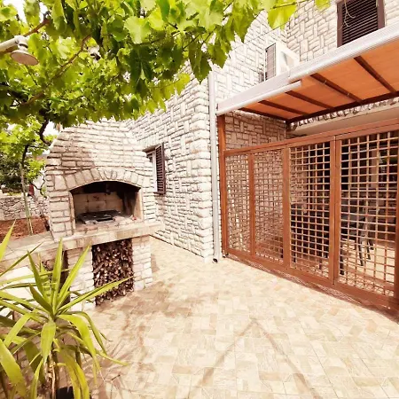 Apartments Renato Muzic Cres Cres