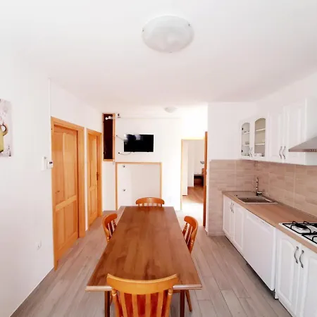 Apartments Renato Muzic Cres Apartment *