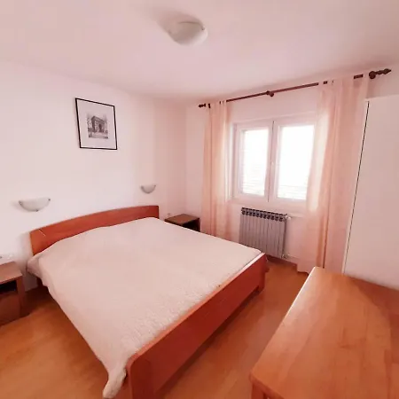 Apartments Renato Muzic Cres Cres