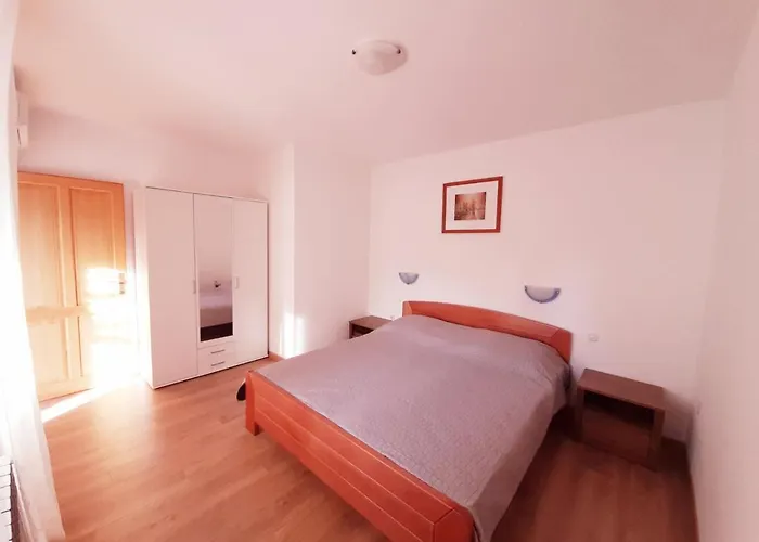 Apartment Apartments Renato Muzic Cres *