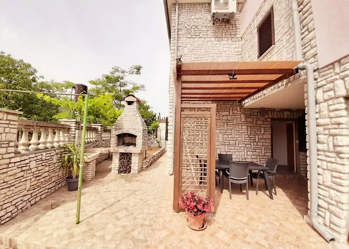 Apartments Renato Muzic Cres Cres