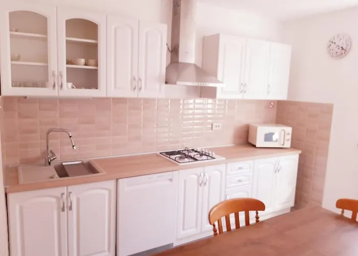 Apartments Renato Muzic Cres