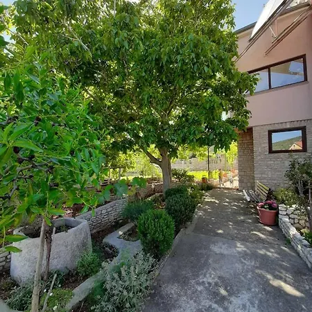 Apartment Apartments Renato Muzic Cres *