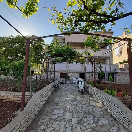 Apartment Apartments Renato Muzic Cres *